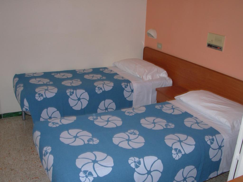Hotel Saturno Chianciano Terme Oda fotoğraf