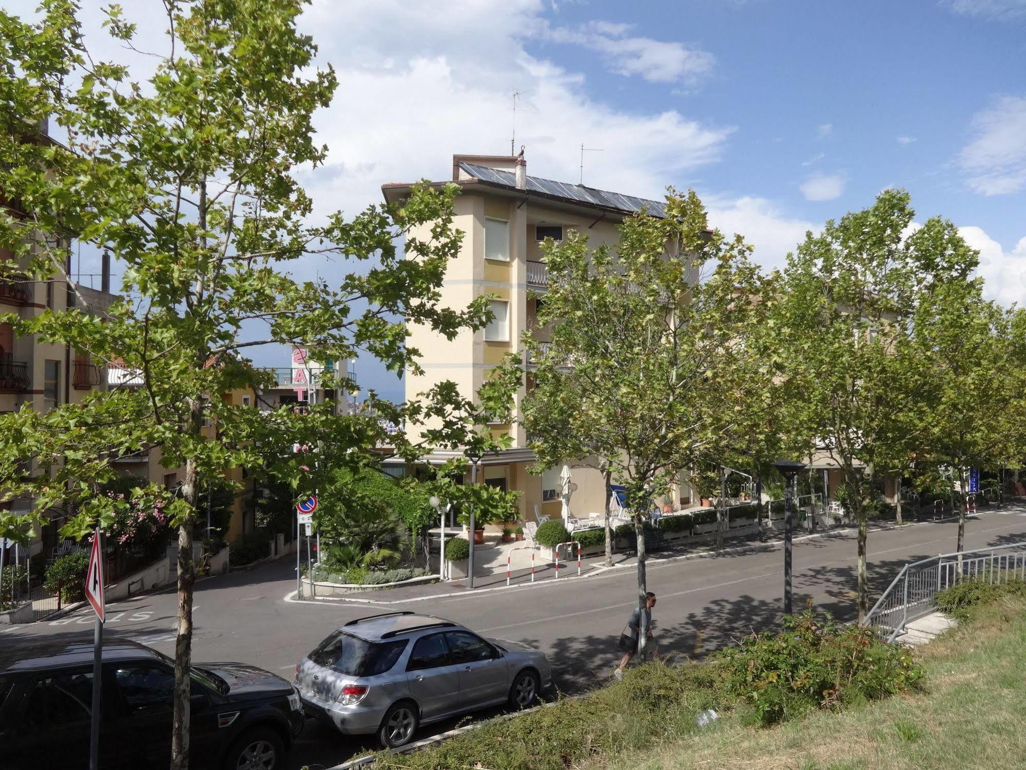 Hotel Saturno Chianciano Terme Dış mekan fotoğraf